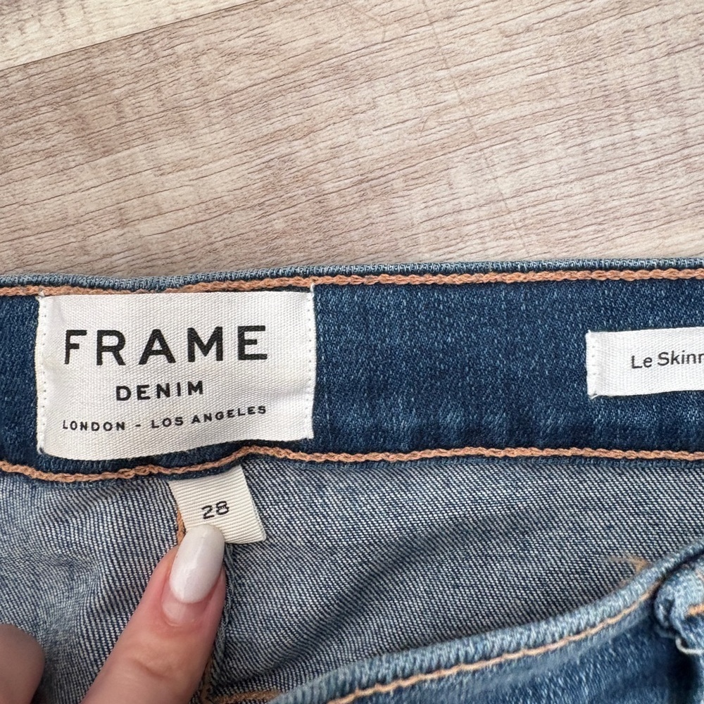 Frame Le Skinny Distressed Jeans - Picture 3 of 5